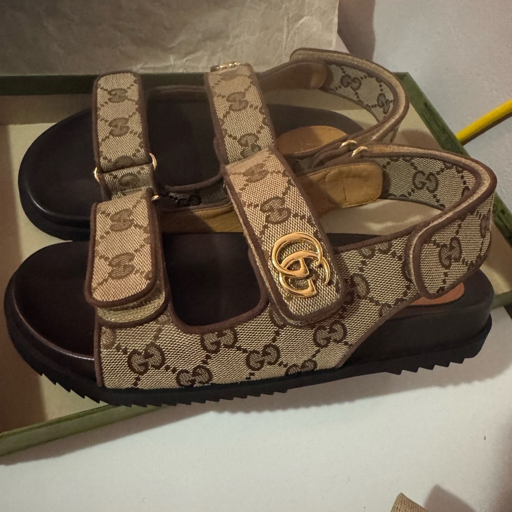 Gucci Brown and Tan Logo Sandals - Picture 3 of 11